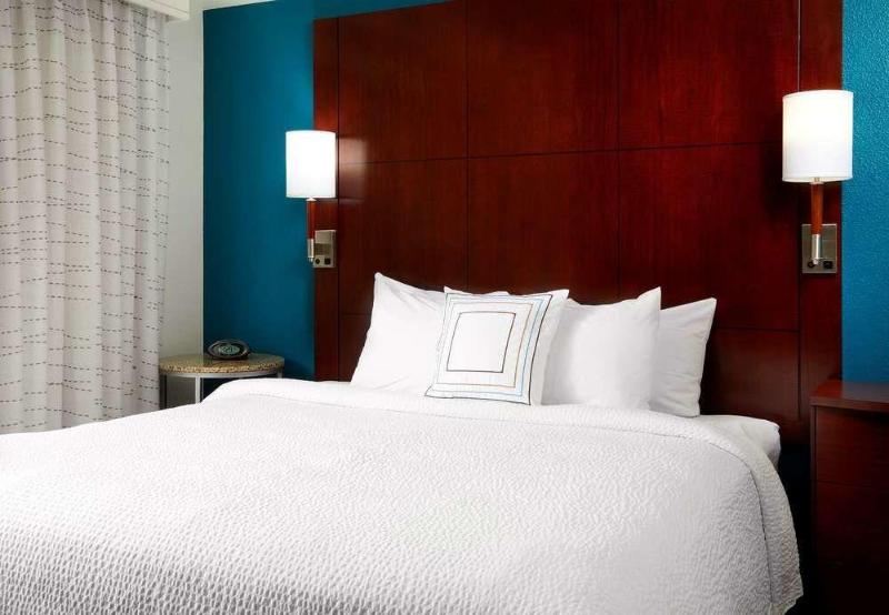 هتل Residence Inn By Marriott San Antonio Six Flags At The Rim