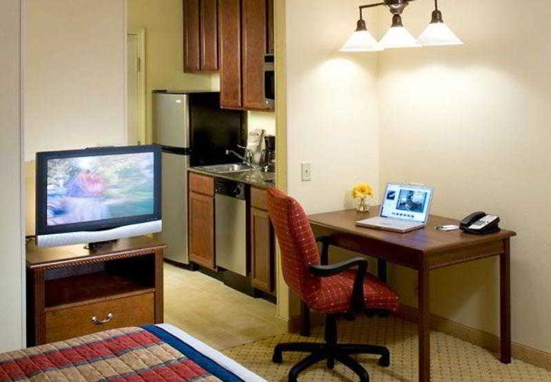 فندق Towneplace Suites By Marriott San Antonio Airport