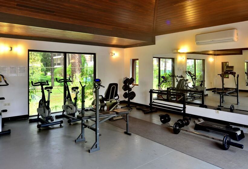 استراحتگاه Champion Holiday Village