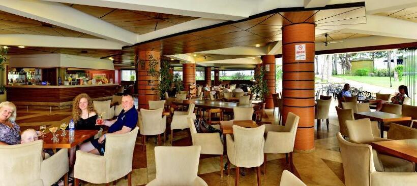 استراحتگاه Champion Holiday Village