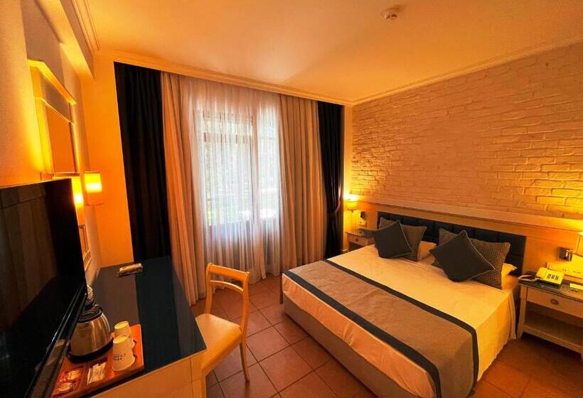 استراحتگاه Champion Holiday Village