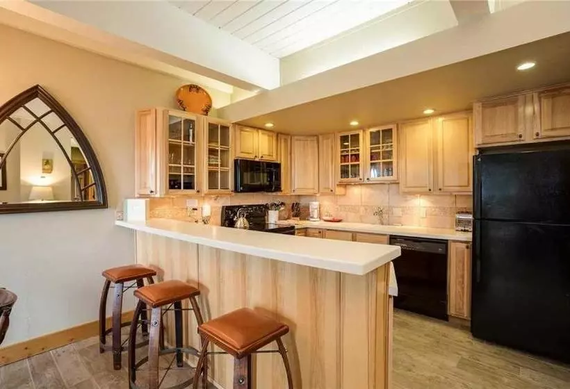 Storm Meadows Club A Condominiums  Ca111