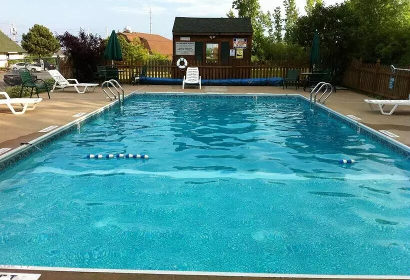 Отель Americas Best Value Inn Plattsburgh