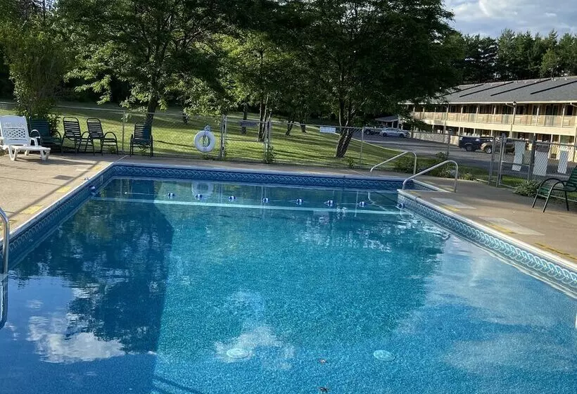 Отель Americas Best Value Inn Plattsburgh