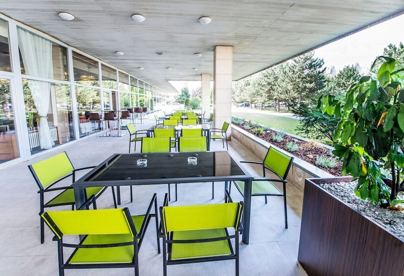 בית מלון כפרי Cascade