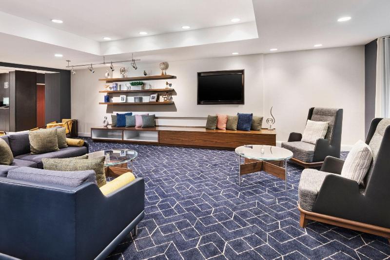 فندق Courtyard By Marriott Burlington