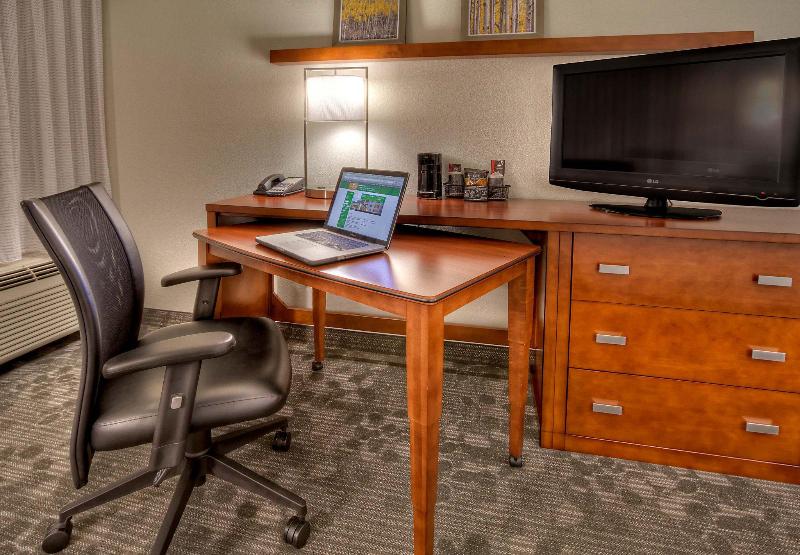 فندق Courtyard By Marriott Burlington