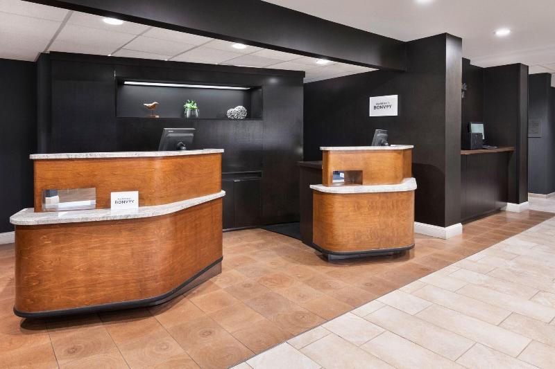 فندق Courtyard By Marriott Burlington
