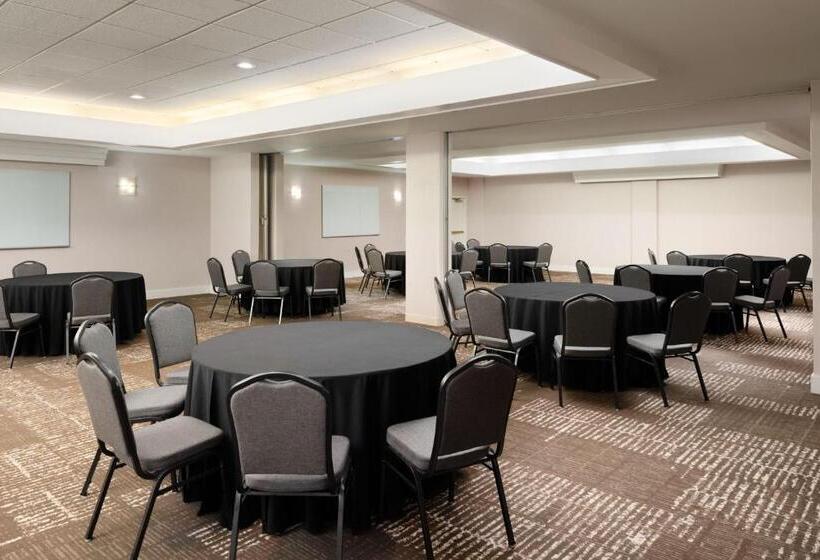 فندق Courtyard By Marriott Los Angeles Pasadena Old Town