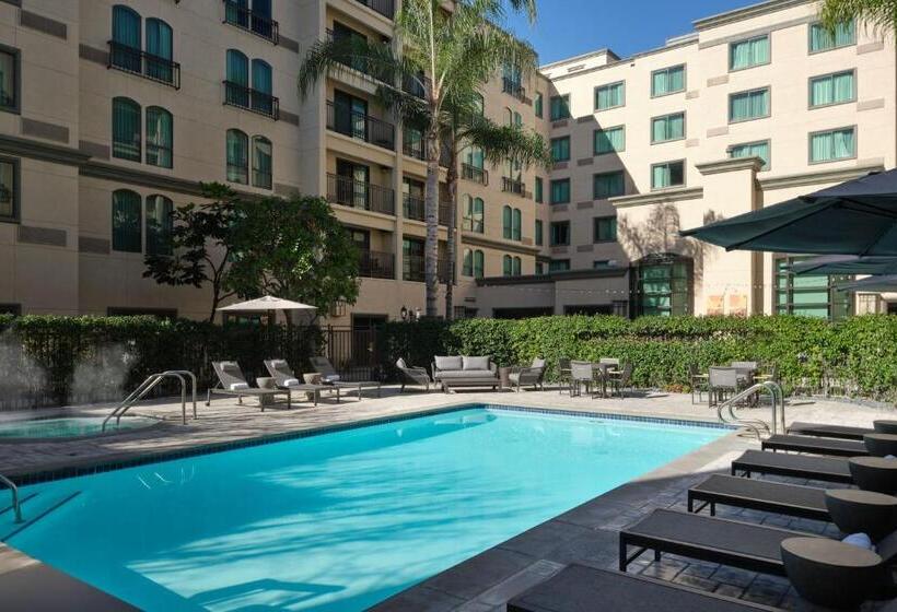 فندق Courtyard By Marriott Los Angeles Pasadena Old Town