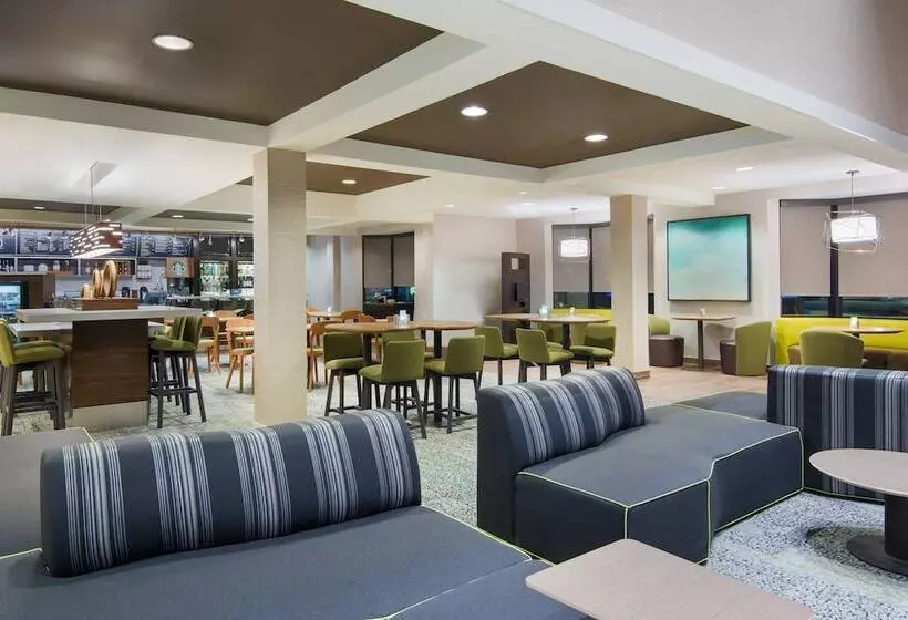 Hotel Courtyard By Marriott Springfield Airport