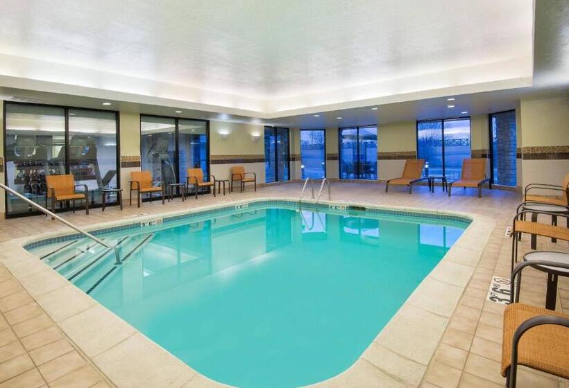 فندق Courtyard By Marriott Springfield Airport