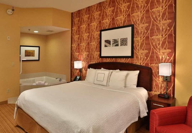 فندق Courtyard By Marriott Springfield Airport