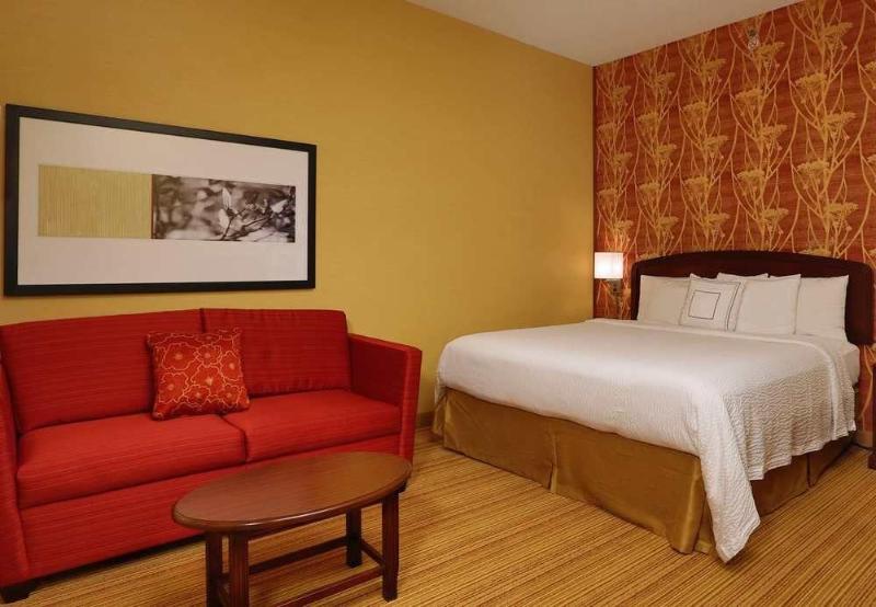 فندق Courtyard By Marriott Springfield Airport