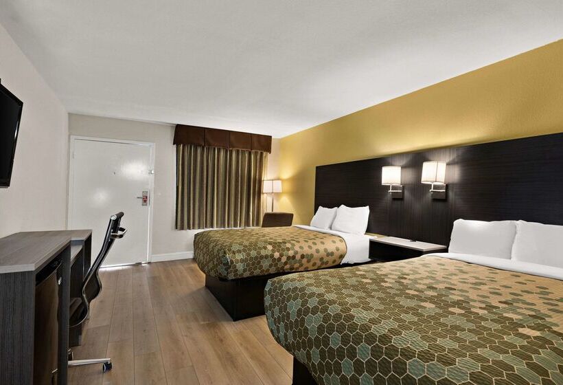 호텔 Econo Lodge White Pine Morristown I81 & I40 Split