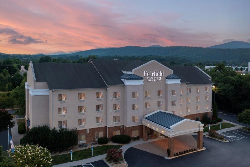 호텔 Fairfield Inn & Suites Roanoke Hollins/i81