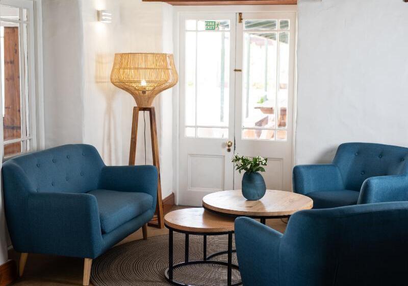 בית מלון כפרי The Farmhouse