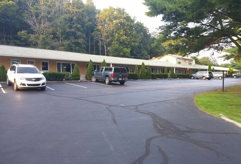 Мотель Fairbridge Inn Express