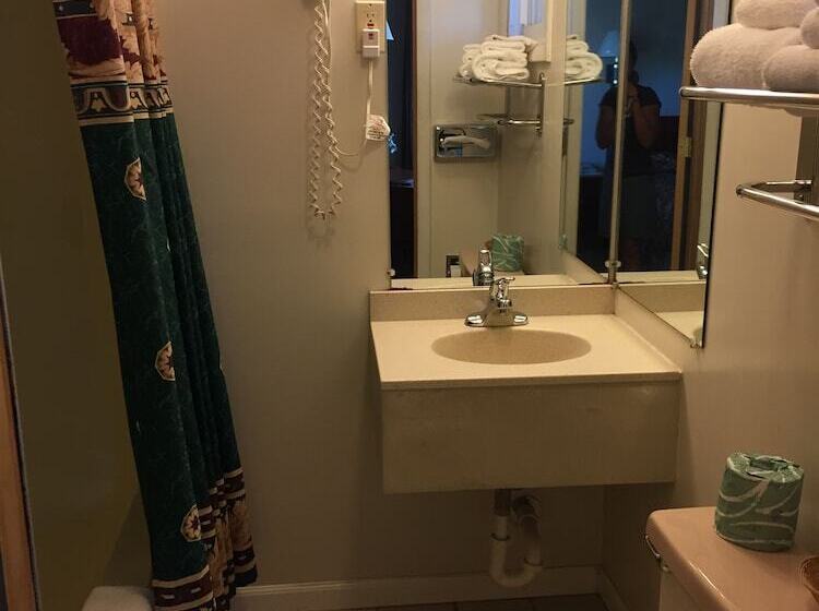 Мотель Fairbridge Inn Express