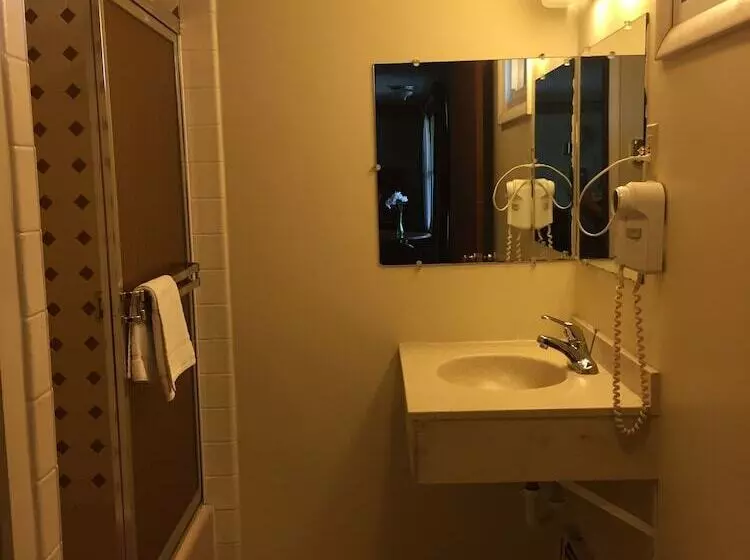 모텔 Fairbridge Inn Express