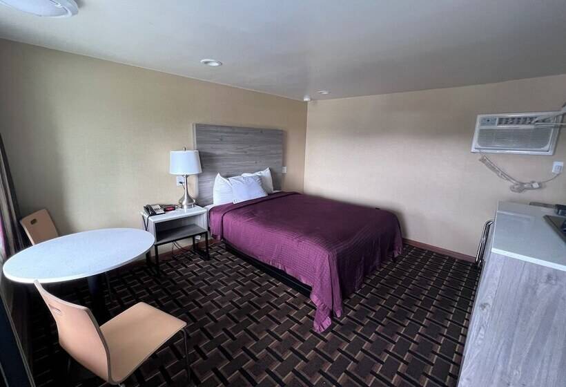 Мотель Fairbridge Inn Express