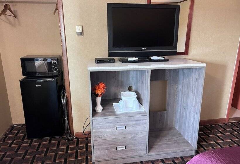 Мотель Fairbridge Inn Express