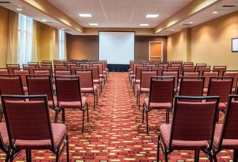 هتل Courtyard By Marriott Sacramento Midtown