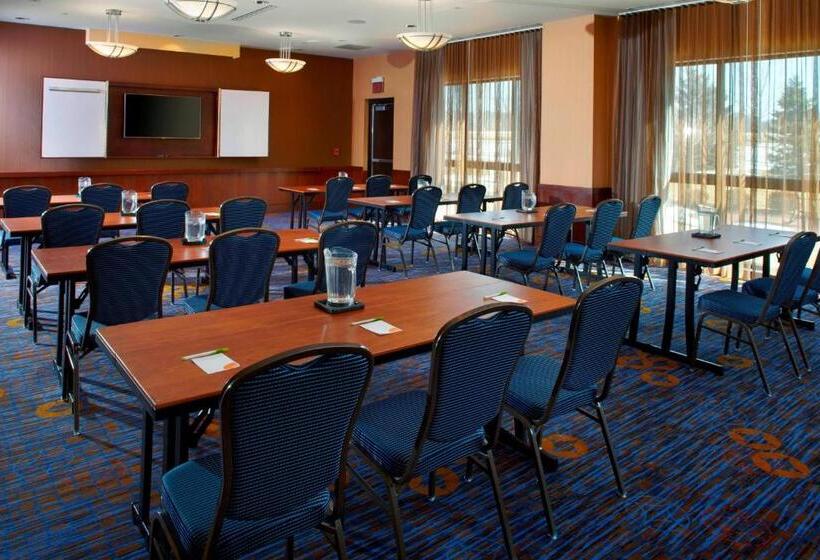 هتل Courtyard Daytonuniversity Of Dayton