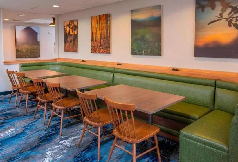 Hotelli Fairfield Inn & Suites Bend Downtown