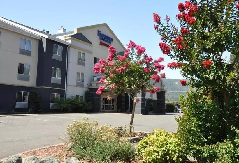 ホテル Fairfield Inn & Suites Ukiah Mendocino County