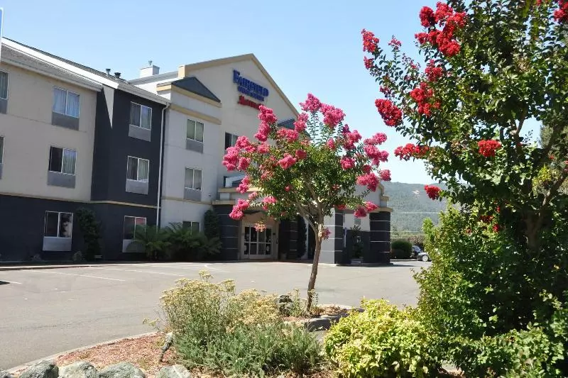 ホテル Fairfield Inn & Suites Ukiah Mendocino County