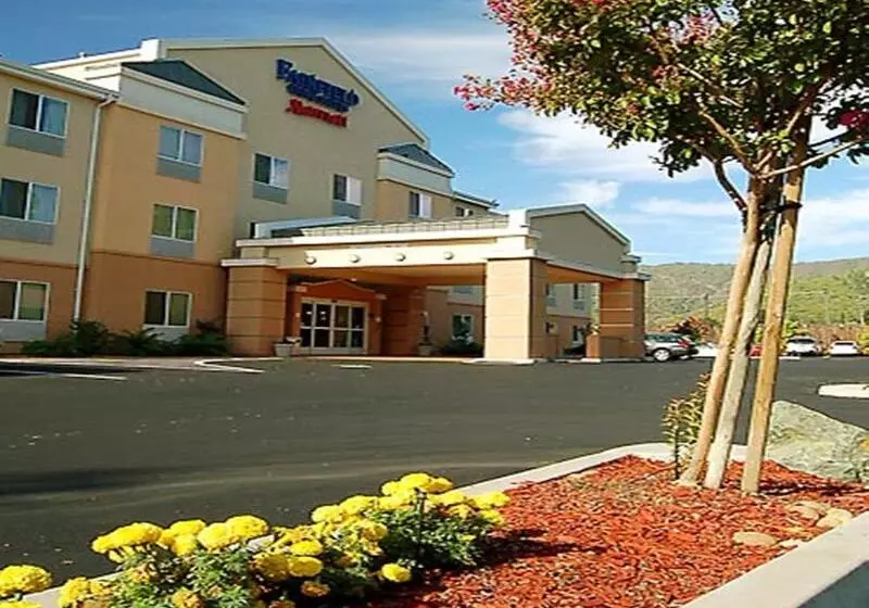 ホテル Fairfield Inn & Suites Ukiah Mendocino County
