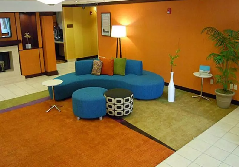 ホテル Fairfield Inn & Suites Ukiah Mendocino County