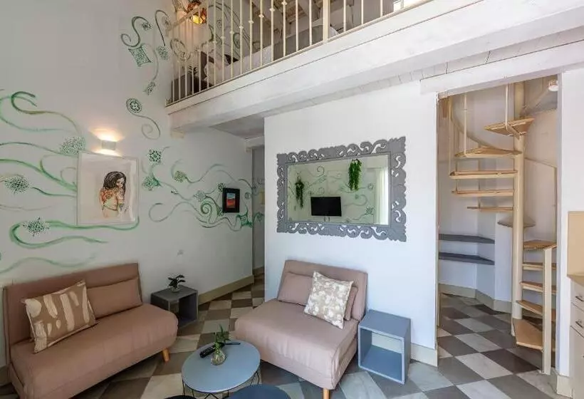 Otel La Casa De La Favorita