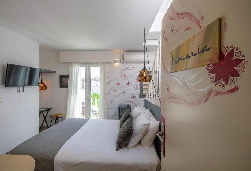 هتل La Casa De La Favorita