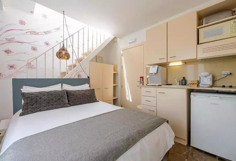 Otel La Casa De La Favorita