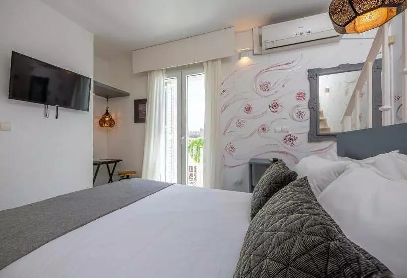 Otel La Casa De La Favorita