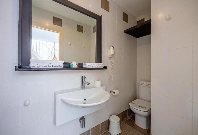 هتل La Casa De La Favorita