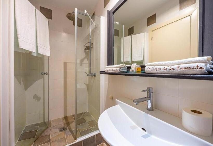 هتل La Casa De La Favorita