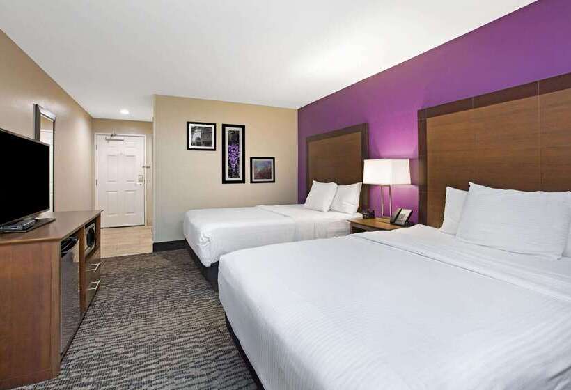 호텔 La Quinta By Wyndham Visalia/sequoia Gateway