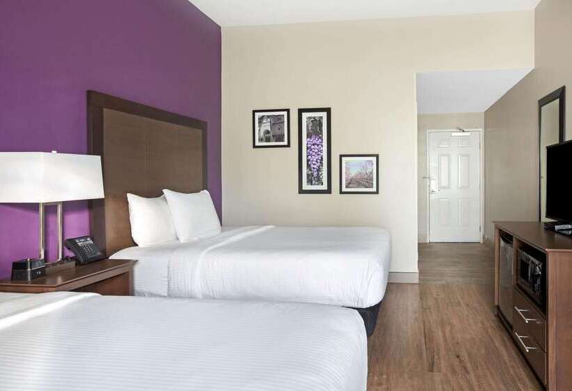 호텔 La Quinta By Wyndham Visalia/sequoia Gateway