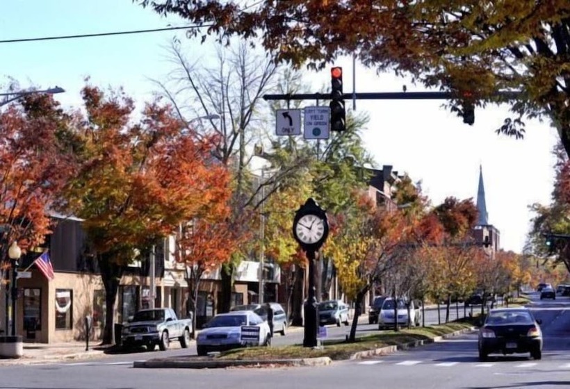 Maron Hotel & Suites