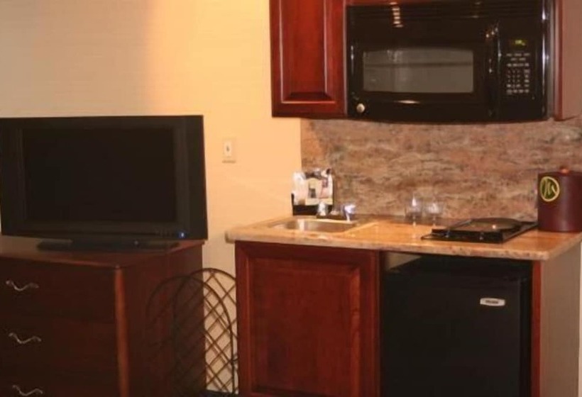 Maron Hotel & Suites