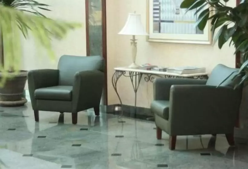 Maron Hotel & Suites