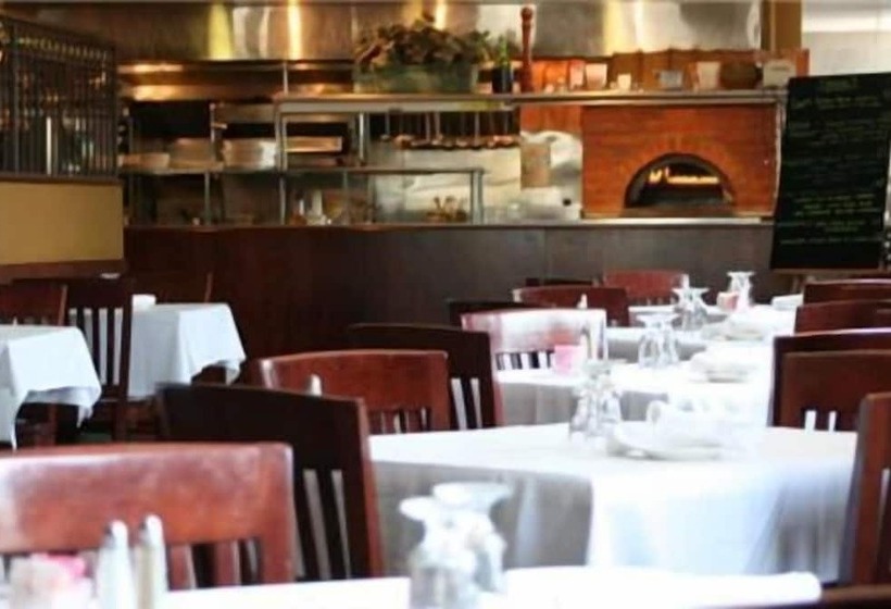 Maron Hotel & Suites