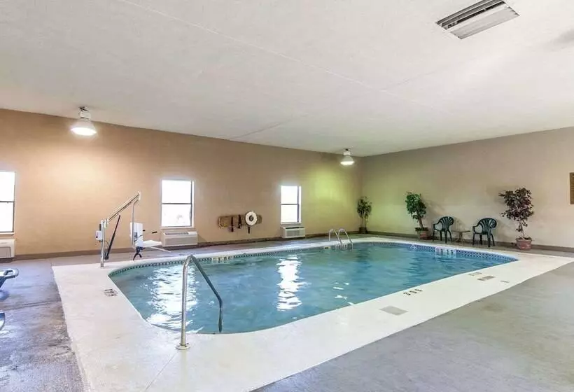 호텔 Quality Inn & Suites