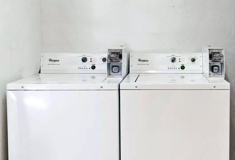 בית מלון כפרי Super 8 By Wyndham Carrollton Ga