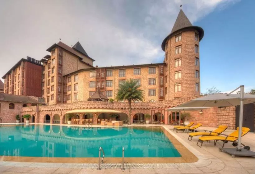 Отель The Chateau Spa & Wellness Resort