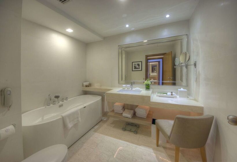 酒店 The Chateau Spa & Wellness Resort