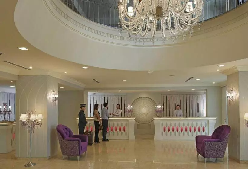 Отель The Chateau Spa & Wellness Resort